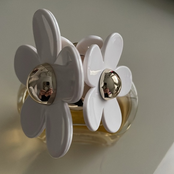 MARC JACOBS DAISY Eau de Toilette 3.3 oz - Picture 2 of 6